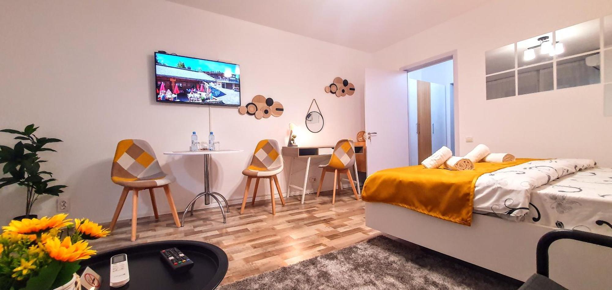 The Yellow King - Luxurious Apartment Bucharest Exterior photo